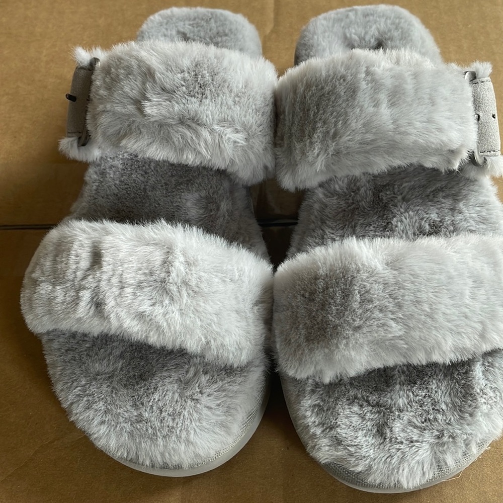 Koolaburra by UGG new in the box slides.